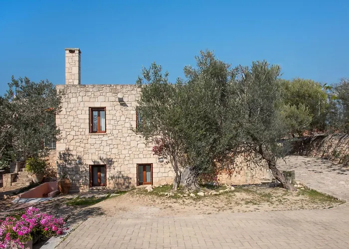 Pyrgos Ralli Estate Guesthouse